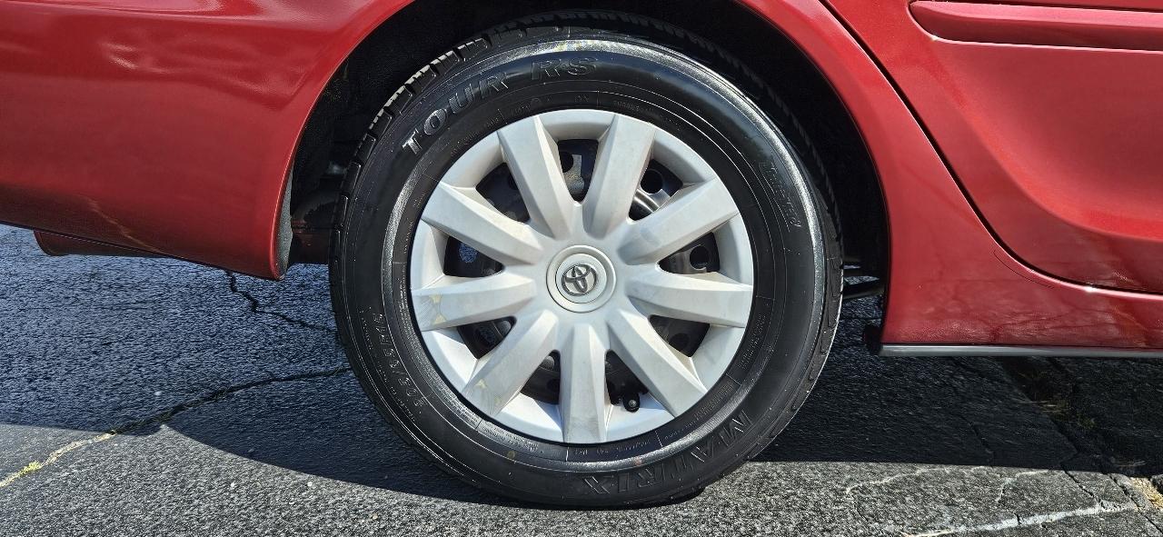 Toyota Camry 4dr Sdn LE Auto (Natl) 2005