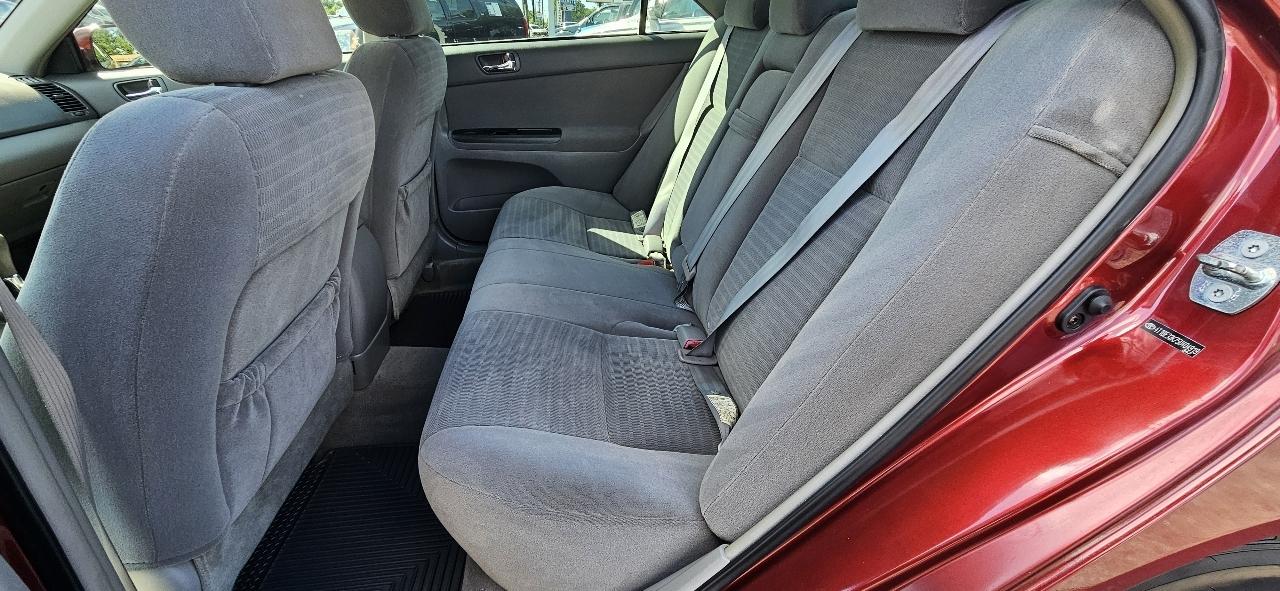 Toyota Camry 4dr Sdn LE Auto (Natl) 2005