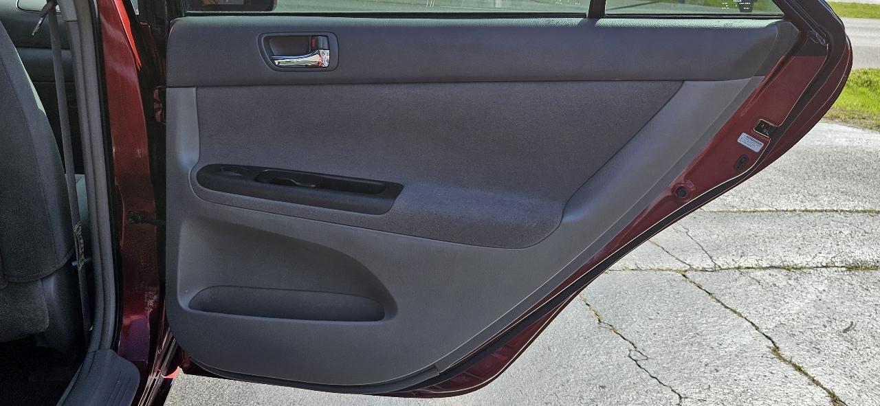 Toyota Camry 4dr Sdn LE Auto (Natl) 2005