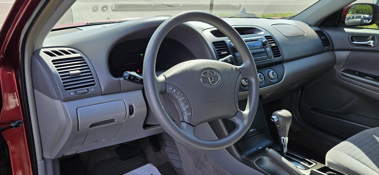 Toyota Camry 4dr Sdn LE Auto (Natl) 2005