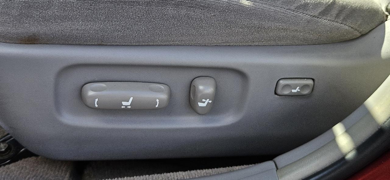 Toyota Camry 4dr Sdn LE Auto (Natl) 2005