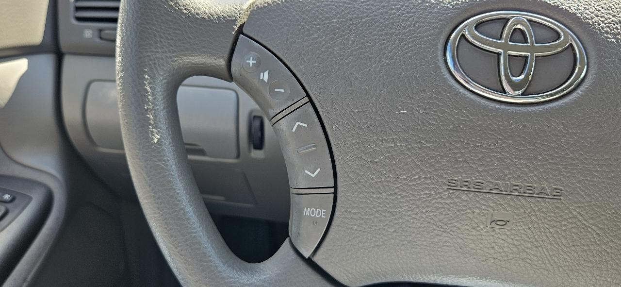 Toyota Camry 4dr Sdn LE Auto (Natl) 2005