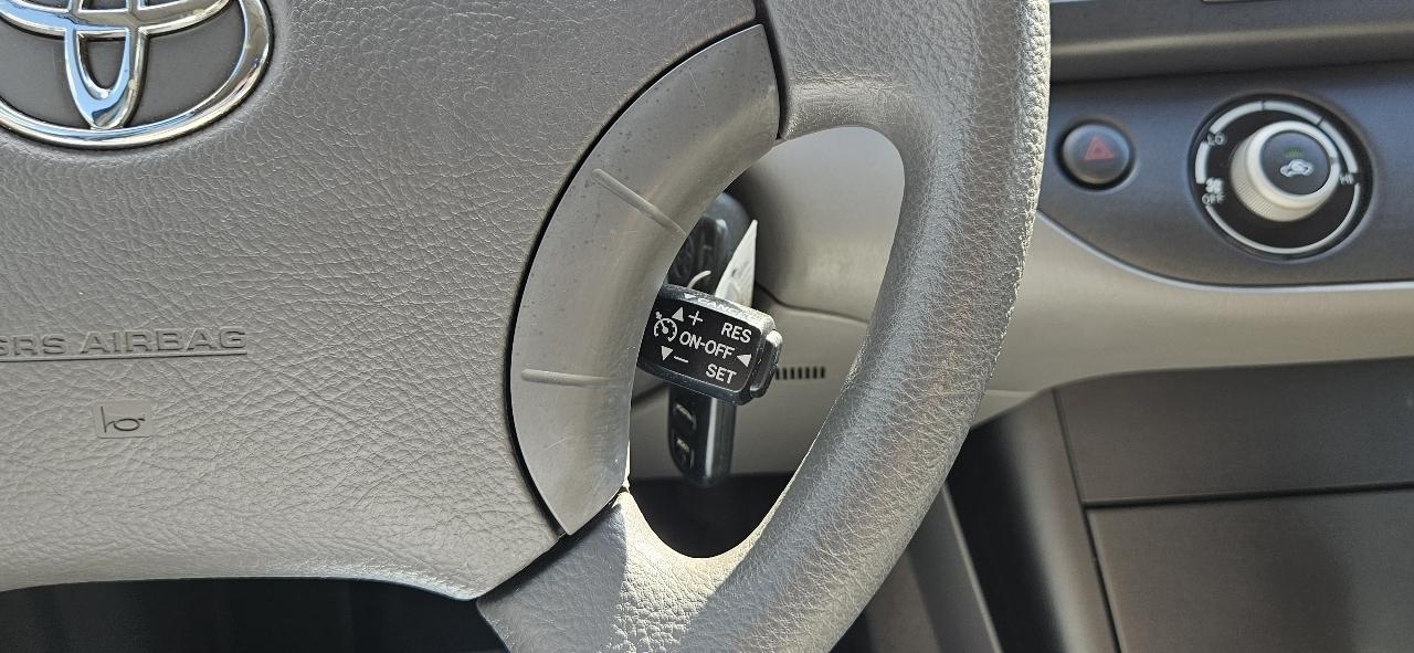 Toyota Camry 4dr Sdn LE Auto (Natl) 2005