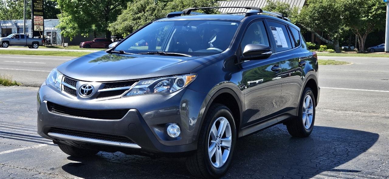 Toyota RAV4 AWD 4dr XLE (Natl) 2013