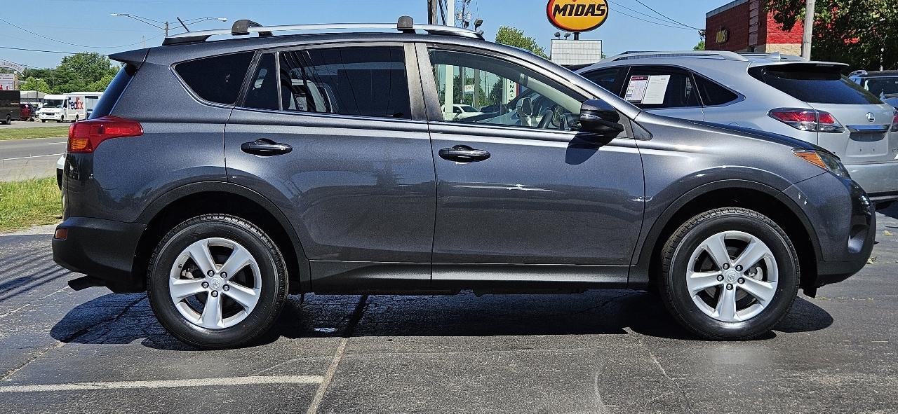 Toyota RAV4 AWD 4dr XLE (Natl) 2013