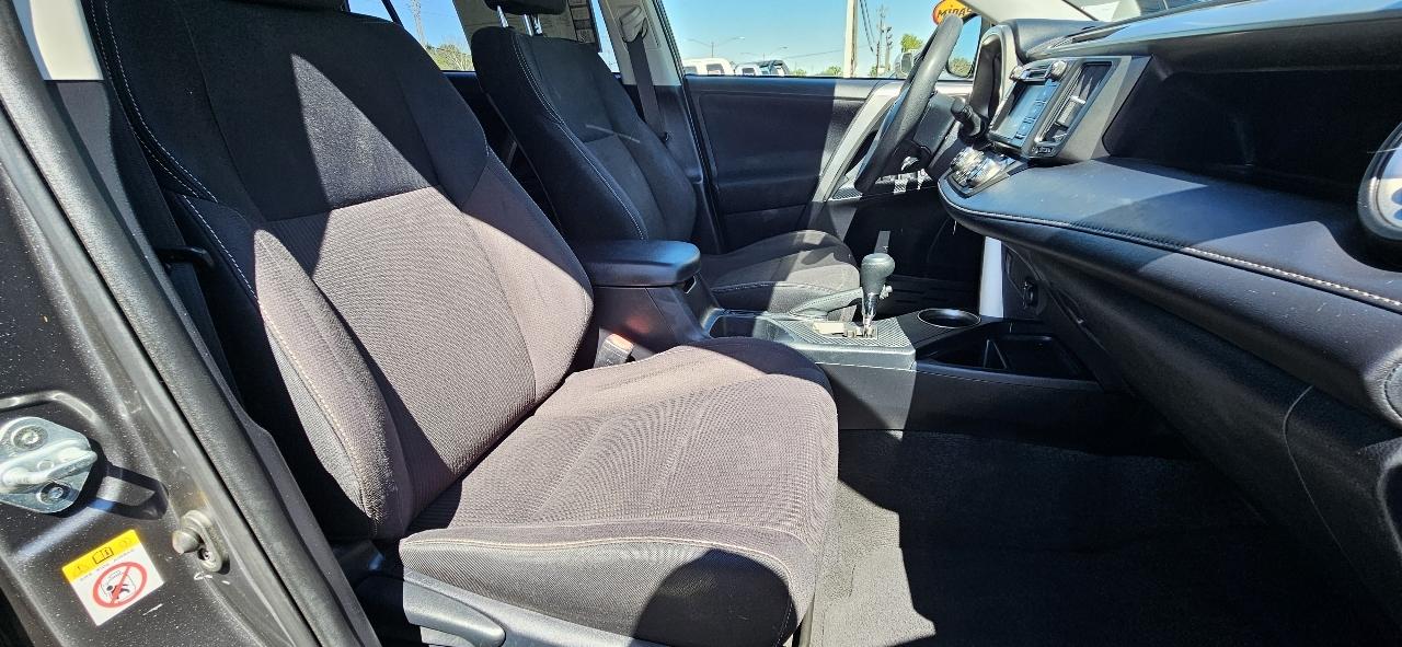 Toyota RAV4 AWD 4dr XLE (Natl) 2013