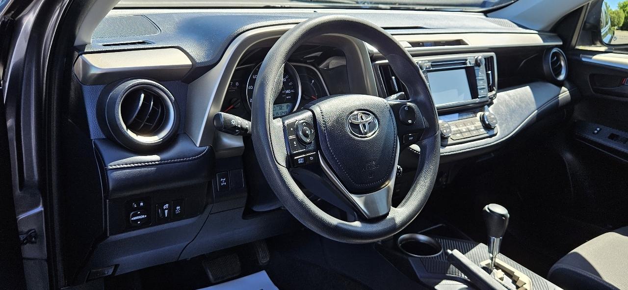 Toyota RAV4 AWD 4dr XLE (Natl) 2013