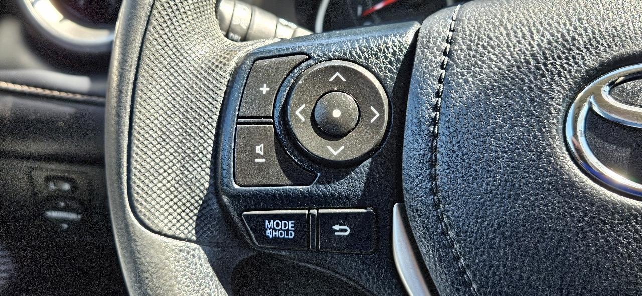 Toyota RAV4 AWD 4dr XLE (Natl) 2013