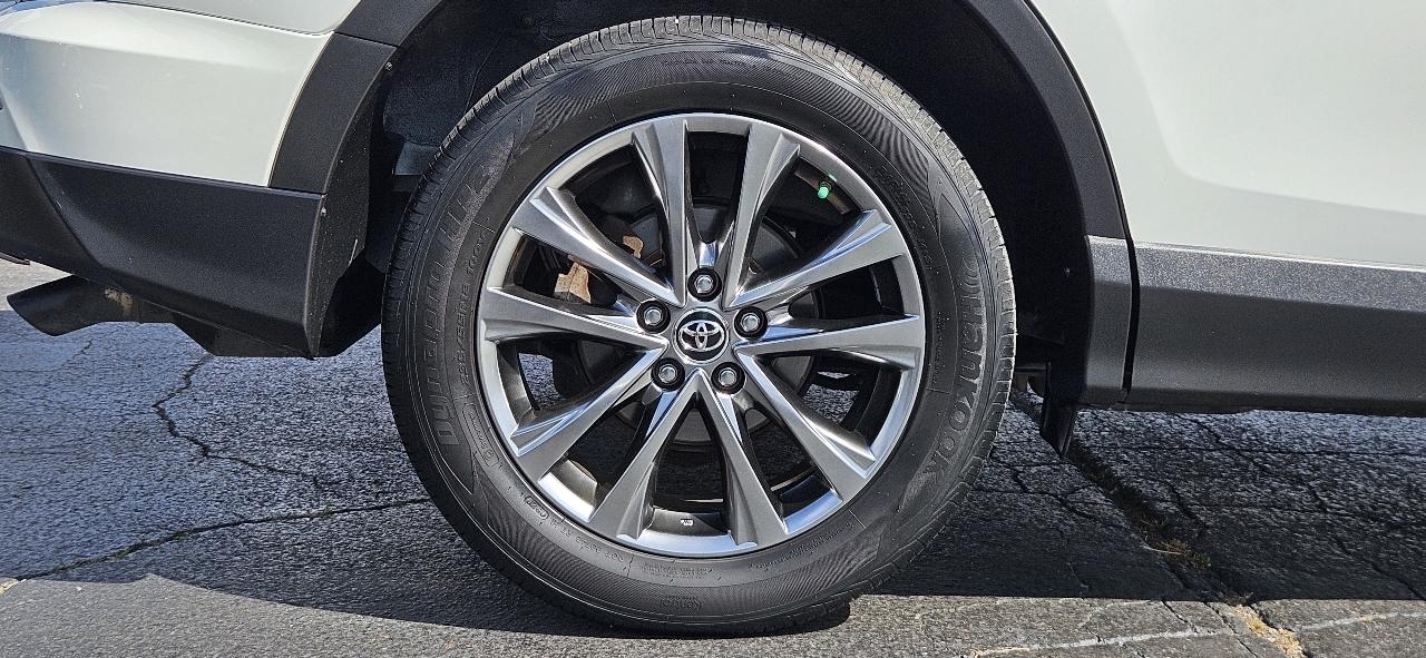 Toyota RAV4 Limited AWD (Natl) 2018