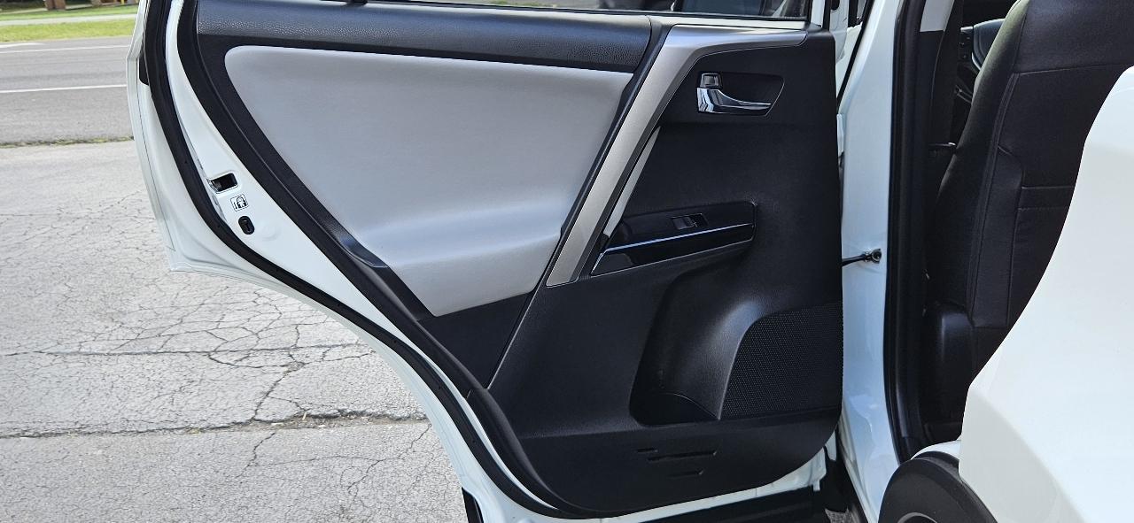 Toyota RAV4 Limited AWD (Natl) 2018