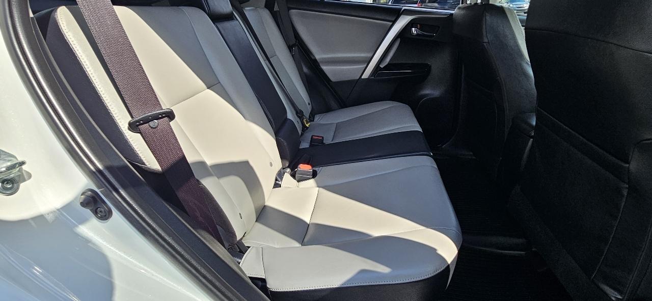Toyota RAV4 Limited AWD (Natl) 2018