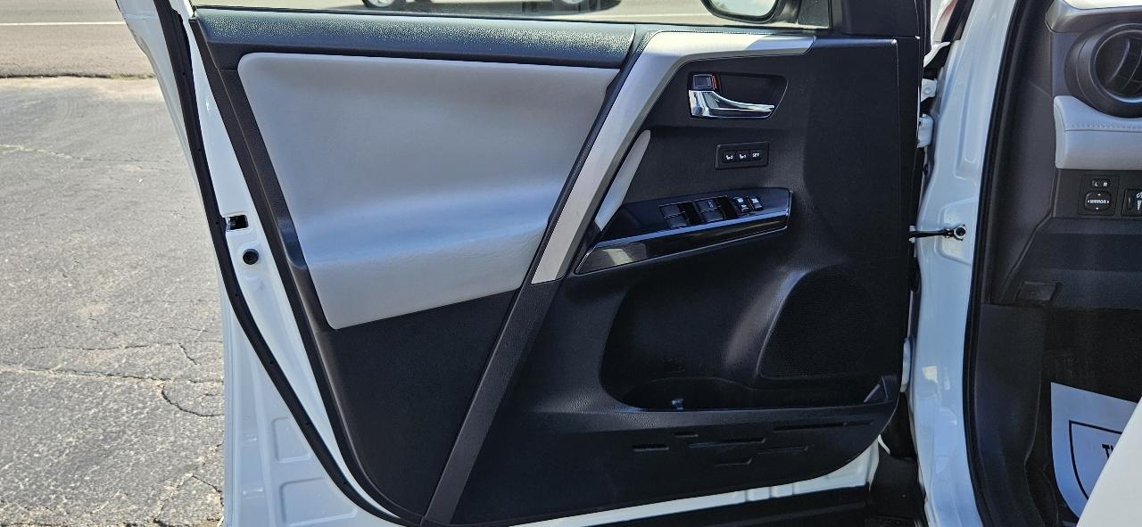 Toyota RAV4 Limited AWD (Natl) 2018
