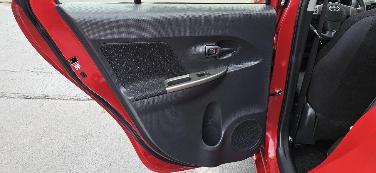 Scion xD 5dr HB Auto (Natl) 2012