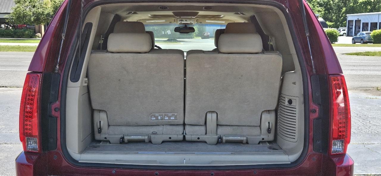 Cadillac Escalade AWD 4dr Luxury 2012