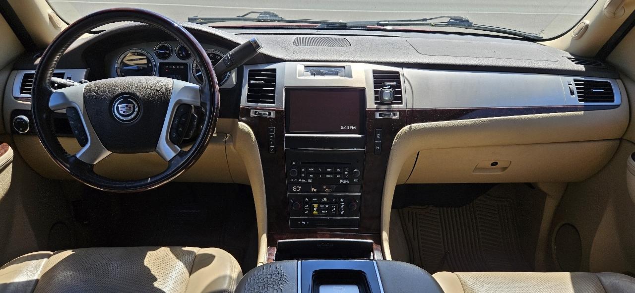 Cadillac Escalade AWD 4dr Luxury 2012