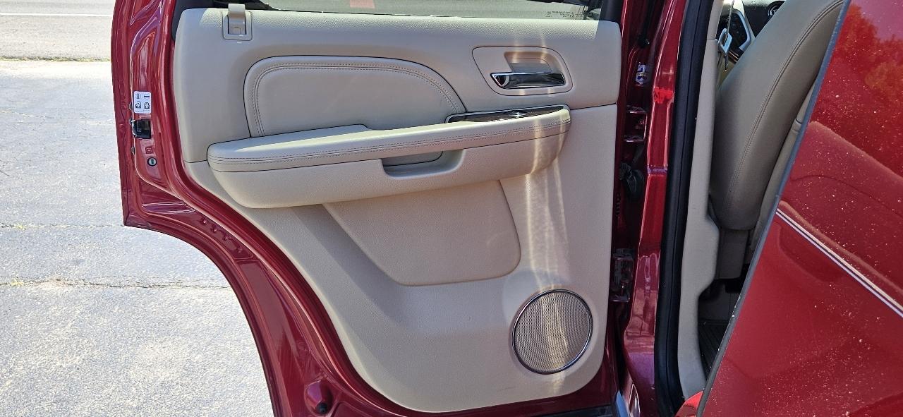 Cadillac Escalade AWD 4dr Luxury 2012