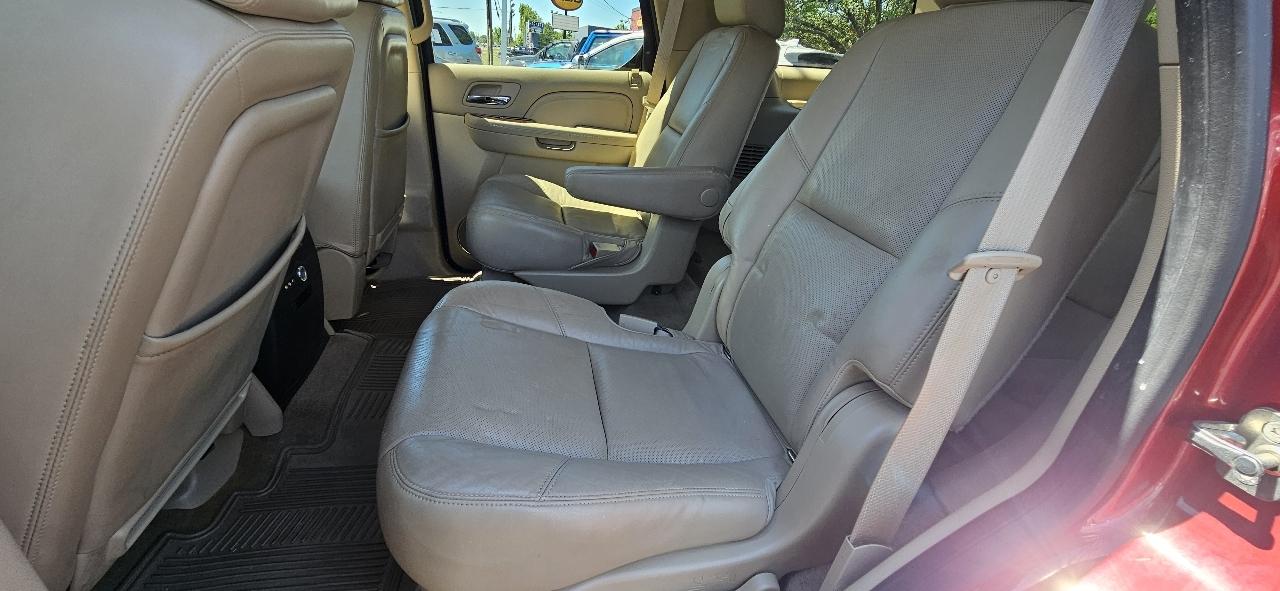 Cadillac Escalade AWD 4dr Luxury 2012