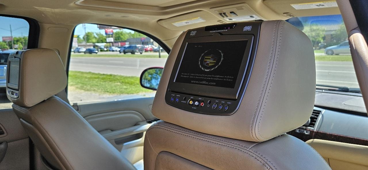 Cadillac Escalade AWD 4dr Luxury 2012