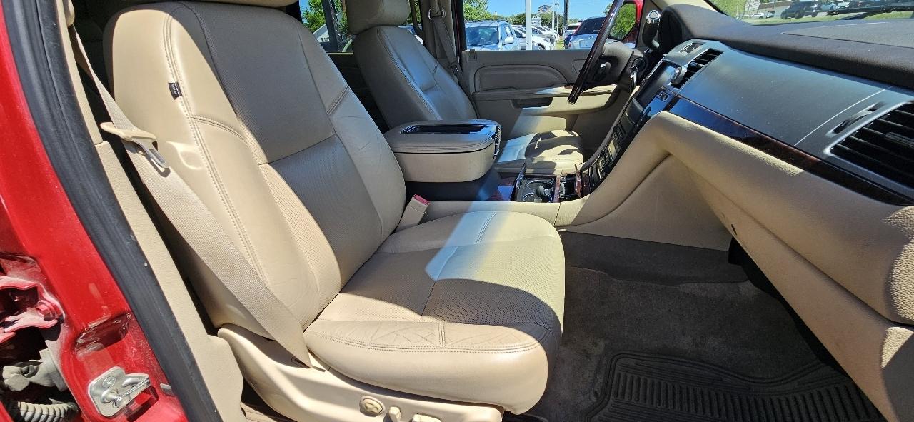 Cadillac Escalade AWD 4dr Luxury 2012