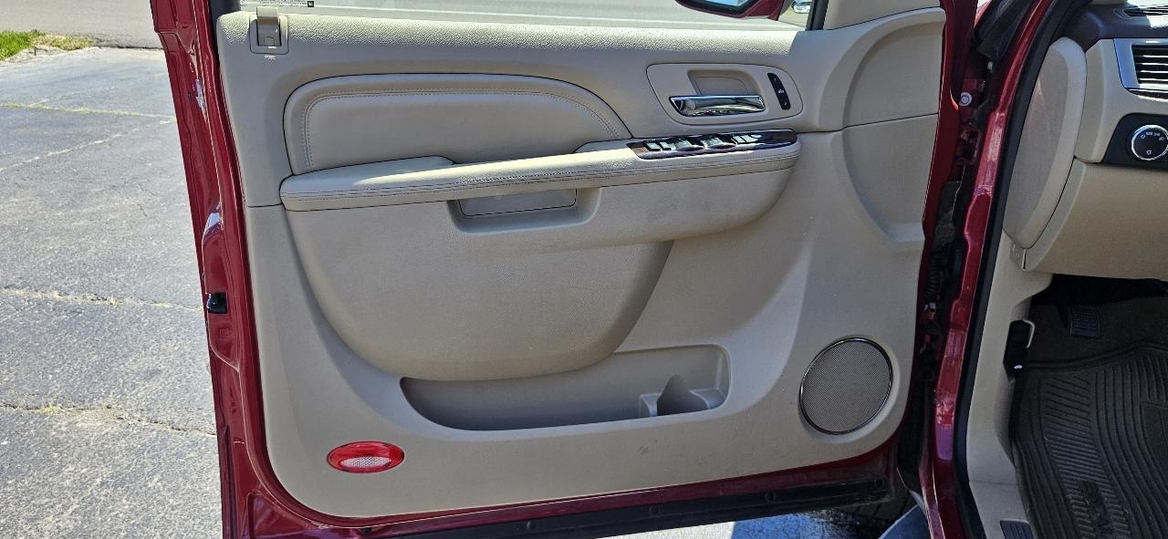 Cadillac Escalade AWD 4dr Luxury 2012