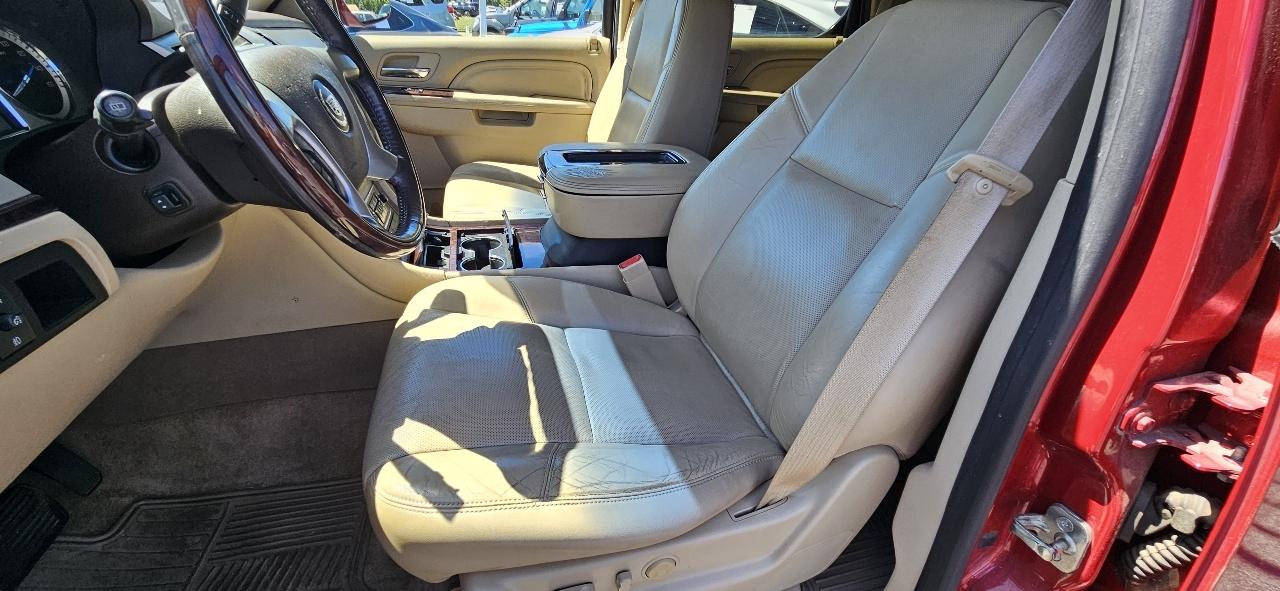 Cadillac Escalade AWD 4dr Luxury 2012