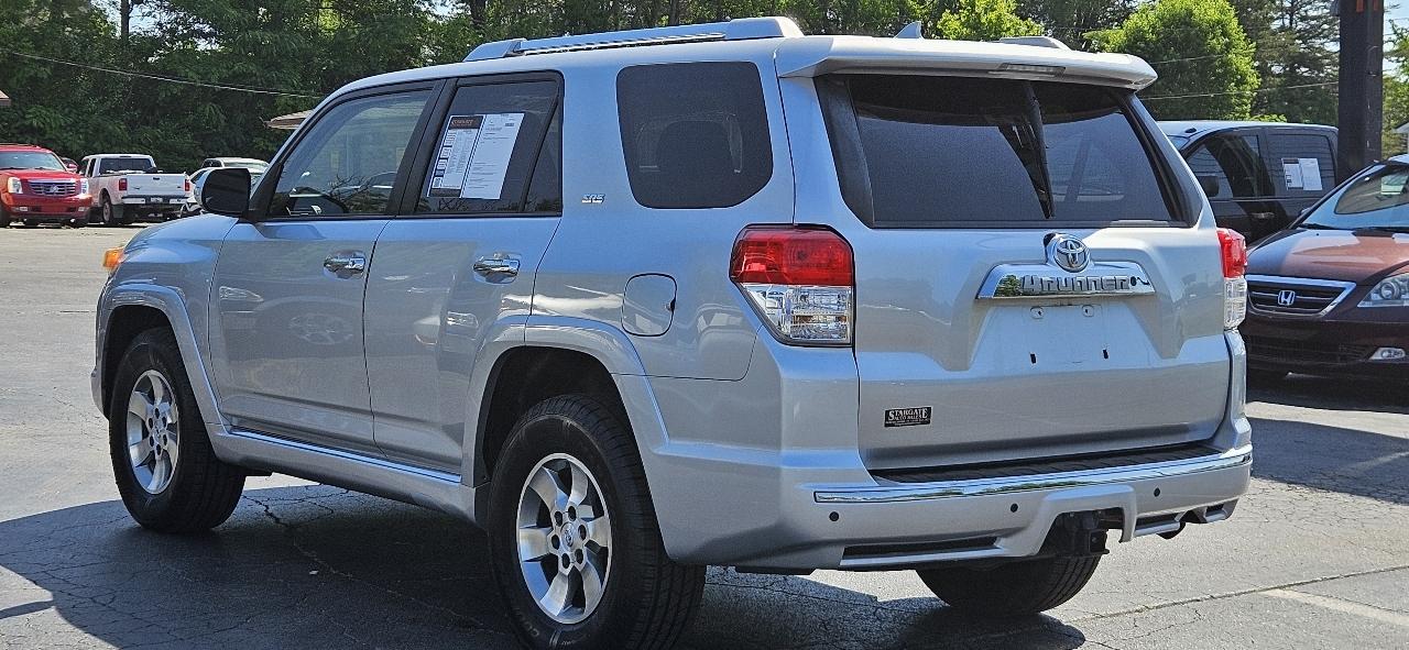 Toyota 4Runner RWD 4dr V6 SR5 (Natl) 2012