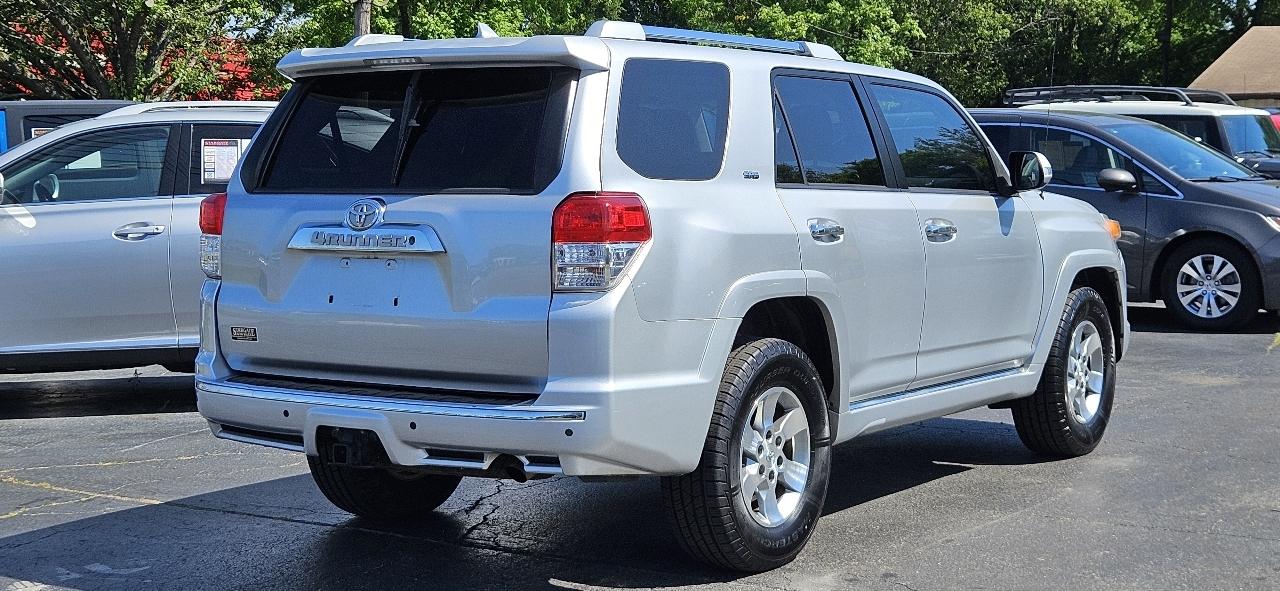 Toyota 4Runner RWD 4dr V6 SR5 (Natl) 2012
