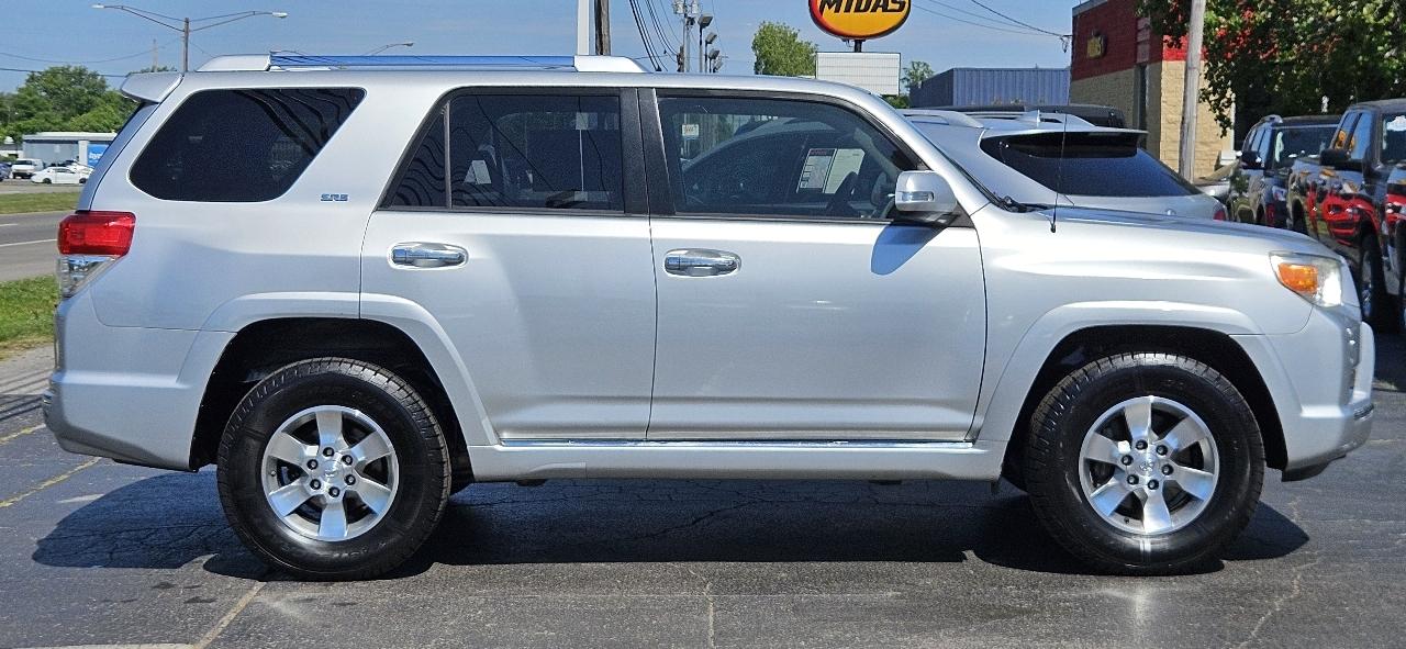 Toyota 4Runner RWD 4dr V6 SR5 (Natl) 2012