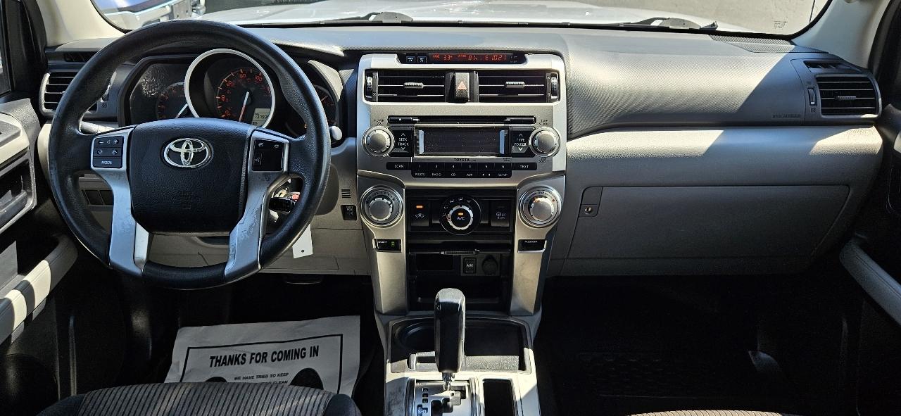 Toyota 4Runner RWD 4dr V6 SR5 (Natl) 2012