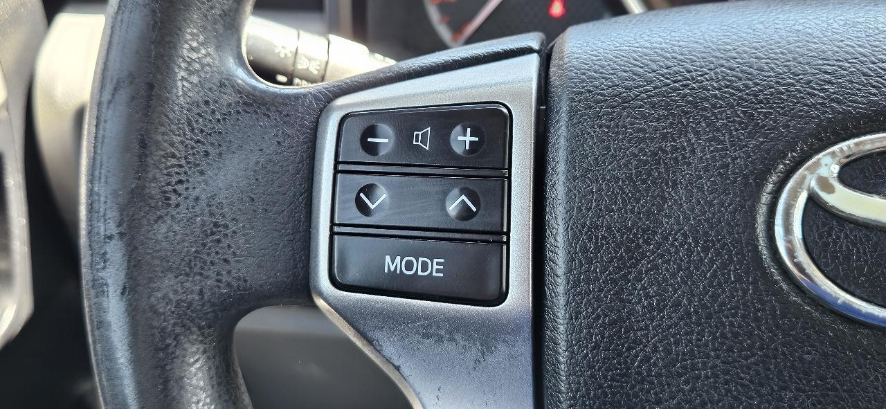 Toyota 4Runner RWD 4dr V6 SR5 (Natl) 2012