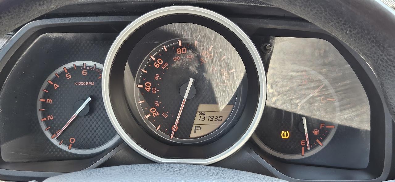 Toyota 4Runner RWD 4dr V6 SR5 (Natl) 2012
