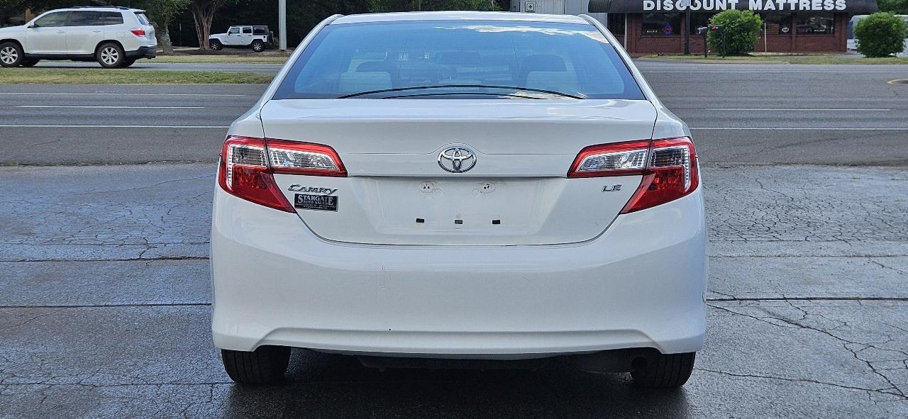 Toyota Camry 2014.5 4dr Sdn I4 Auto LE (Natl) 2014