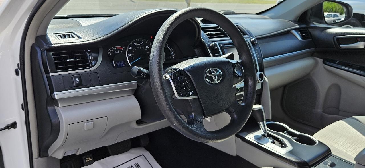 Toyota Camry 2014.5 4dr Sdn I4 Auto LE (Natl) 2014