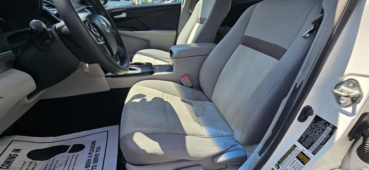 Toyota Camry 2014.5 4dr Sdn I4 Auto LE (Natl) 2014