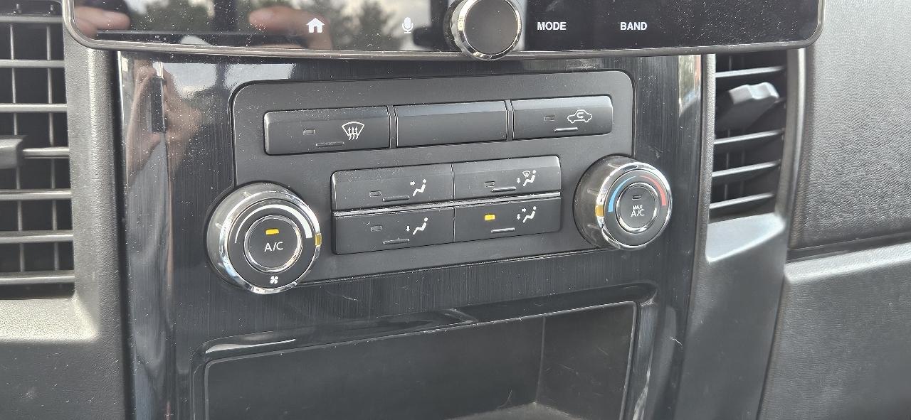 Nissan Titan 4WD King Cab SWB SV 2014