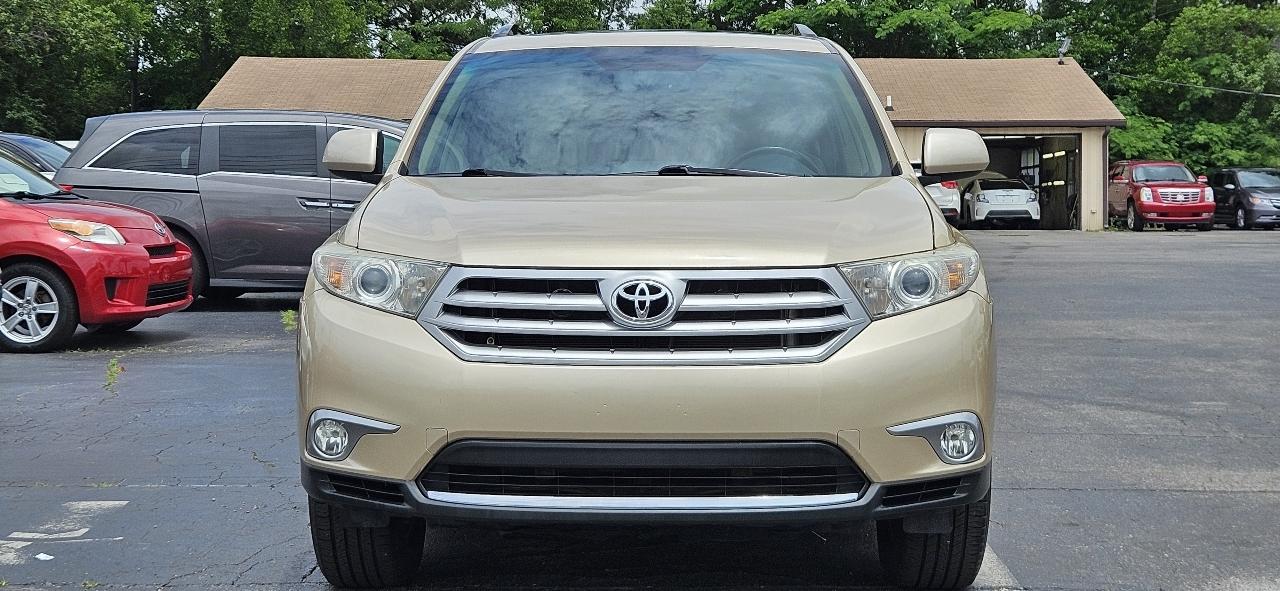 Toyota Highlander FWD 4dr V6 SE (Natl) 2011