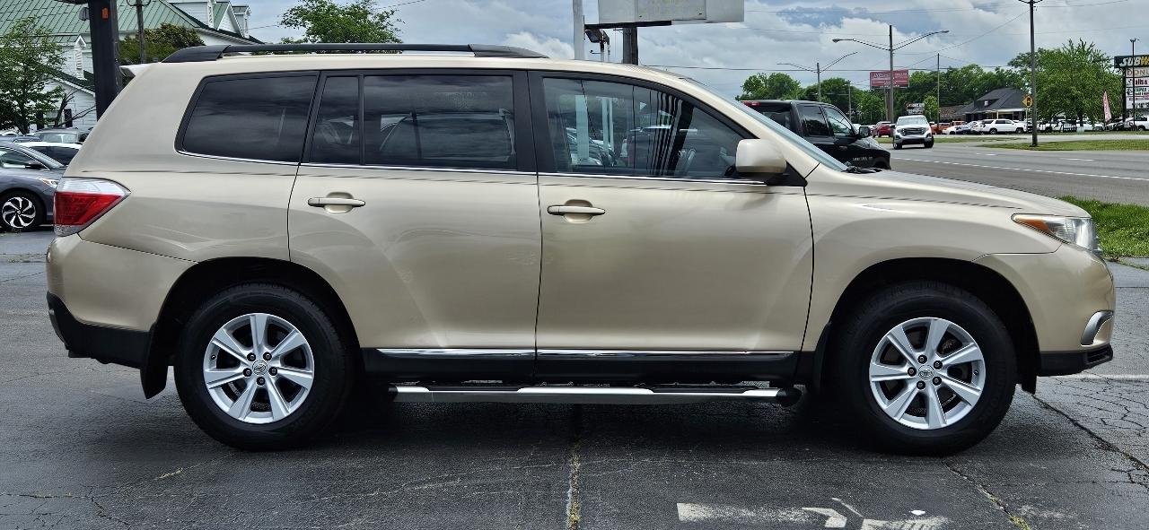Toyota Highlander FWD 4dr V6 SE (Natl) 2011