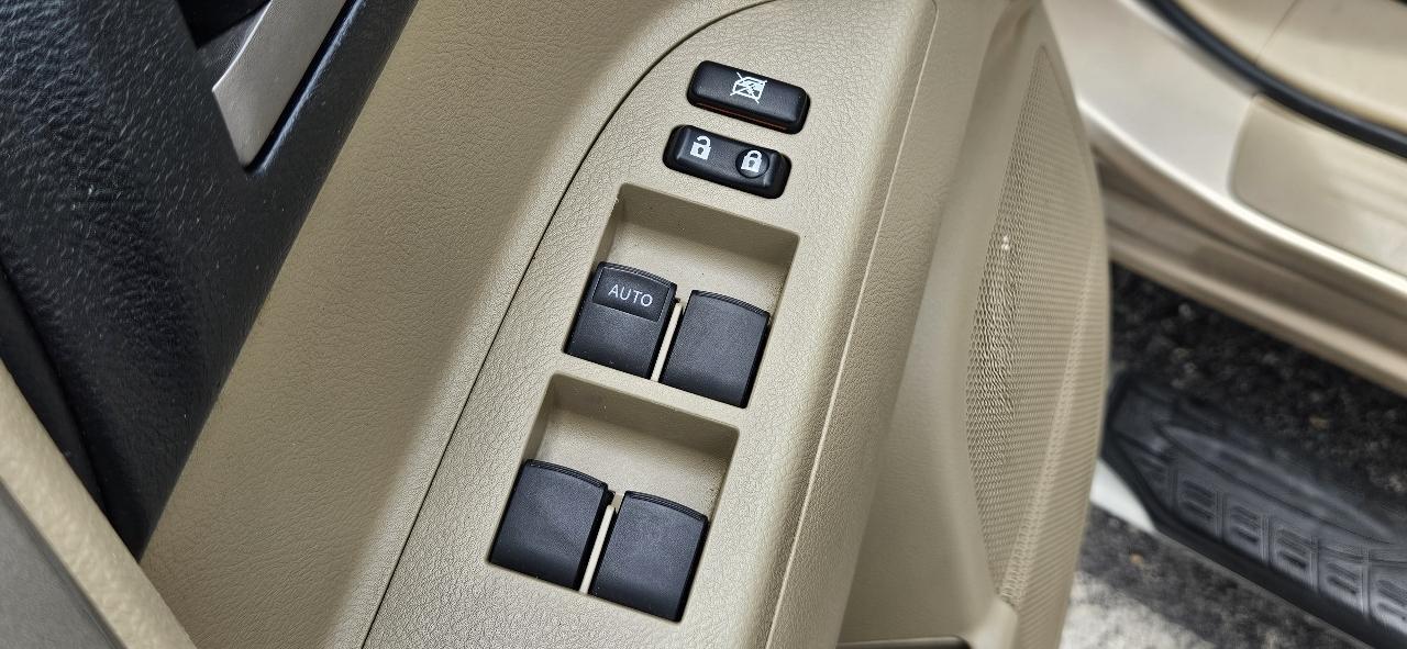 Toyota Highlander FWD 4dr V6 SE (Natl) 2011