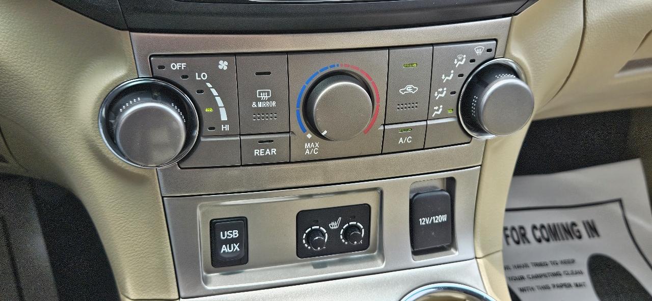Toyota Highlander FWD 4dr V6 SE (Natl) 2011