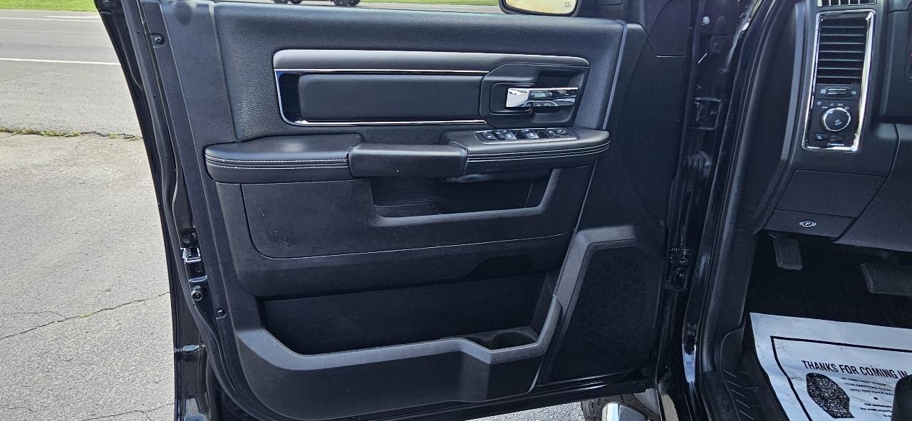 RAM 1500 2WD Crew Cab 140.5" Sport 2014