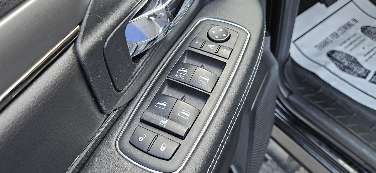 RAM 1500 2WD Crew Cab 140.5" Sport 2014