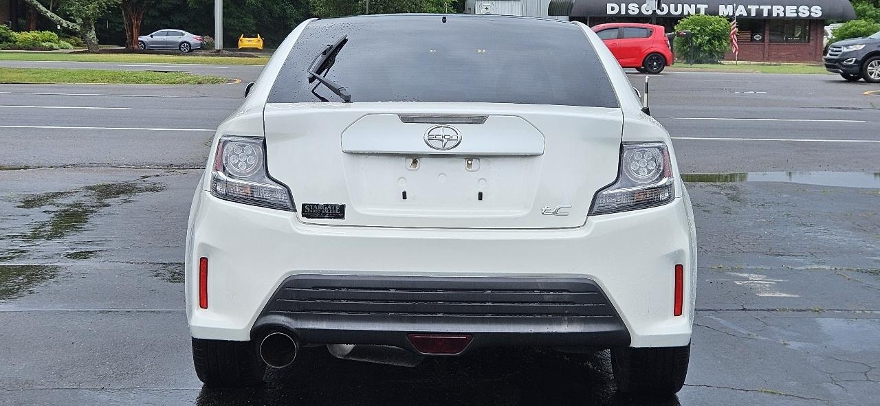 Scion tC 2dr HB Man (Natl) 2015