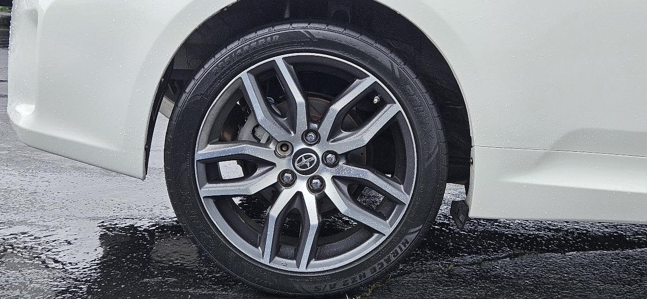 Scion tC 2dr HB Man (Natl) 2015