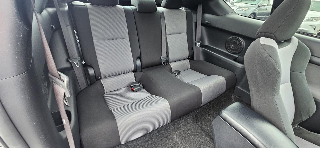 Scion tC 2dr HB Man (Natl) 2015