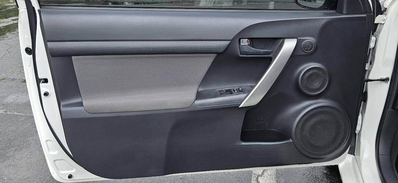 Scion tC 2dr HB Man (Natl) 2015