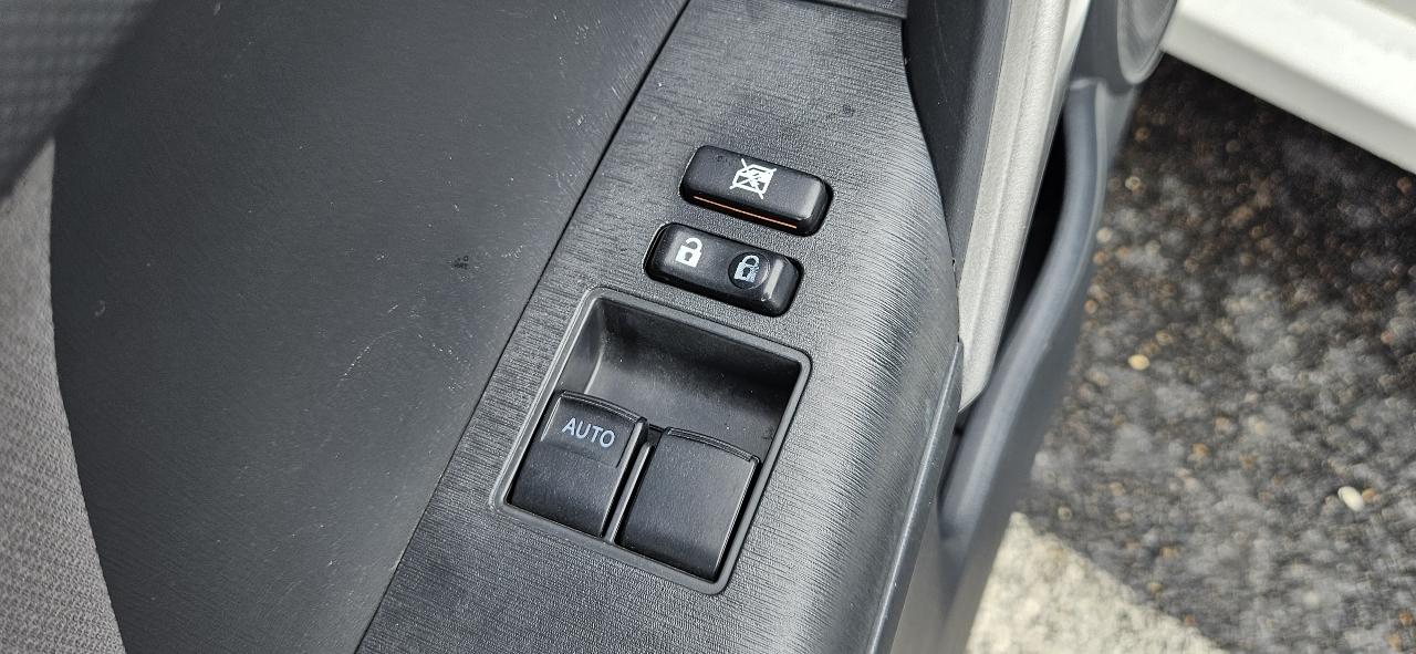Scion tC 2dr HB Man (Natl) 2015