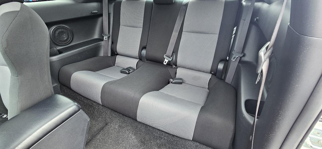 Scion tC 2dr HB Man (Natl) 2015