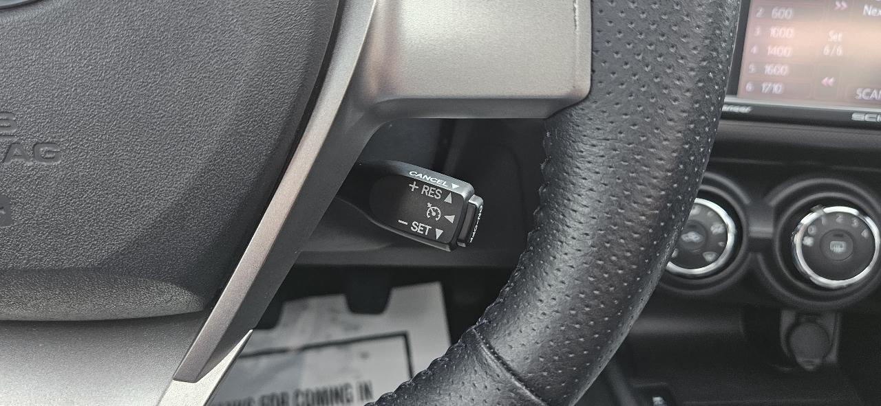 Scion tC 2dr HB Man (Natl) 2015