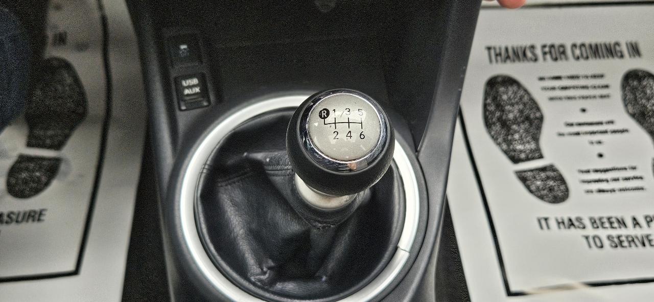 Scion tC 2dr HB Man (Natl) 2015