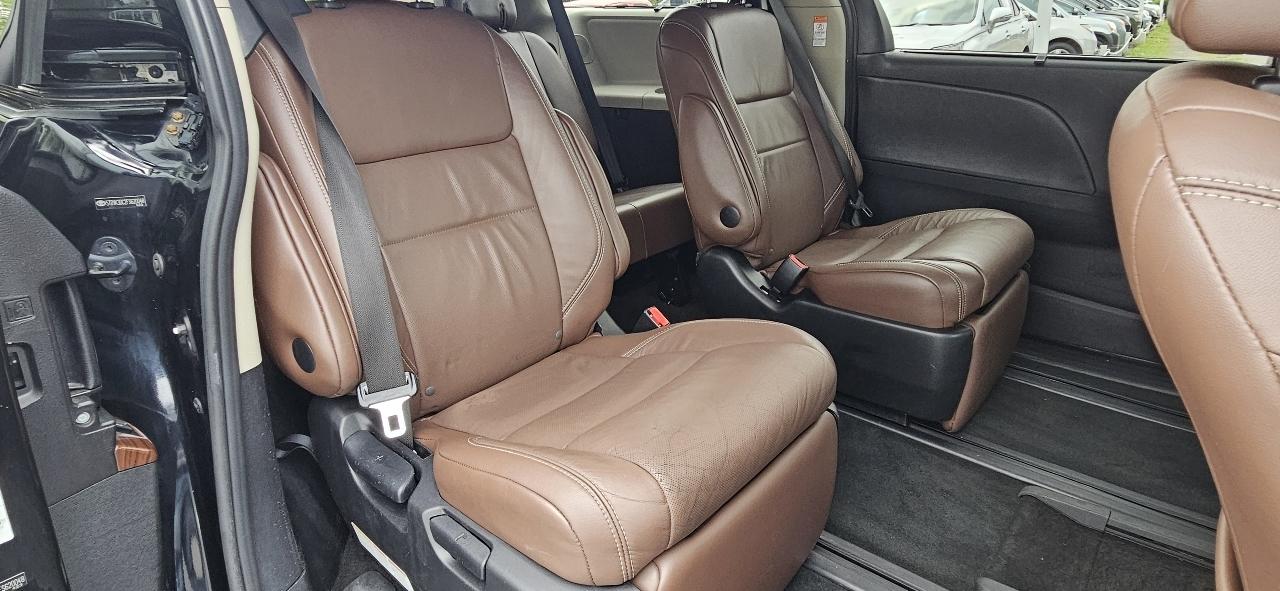 Toyota Sienna Limited Premium 7-Passenger 2015